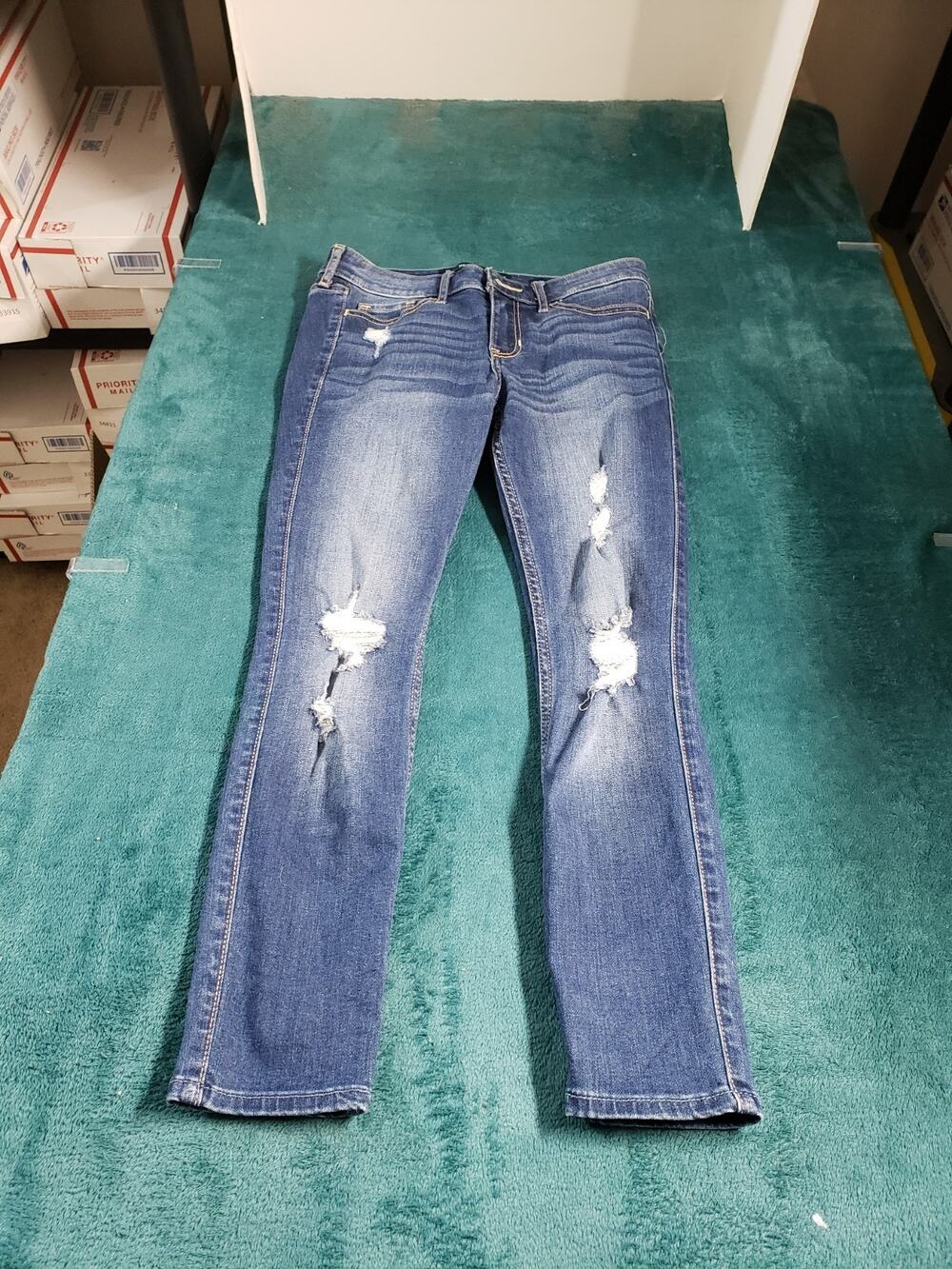 Hollister Jeans Size 1 Short Women Blue Pants Denim Stretch Low Rise Skinny Crop